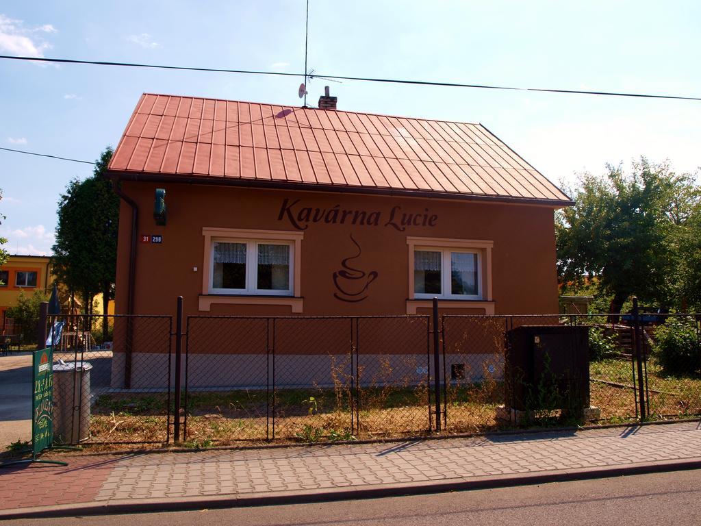 Kavarna Lucie S Ubytovanim Horní Těrlicko Buitenkant foto